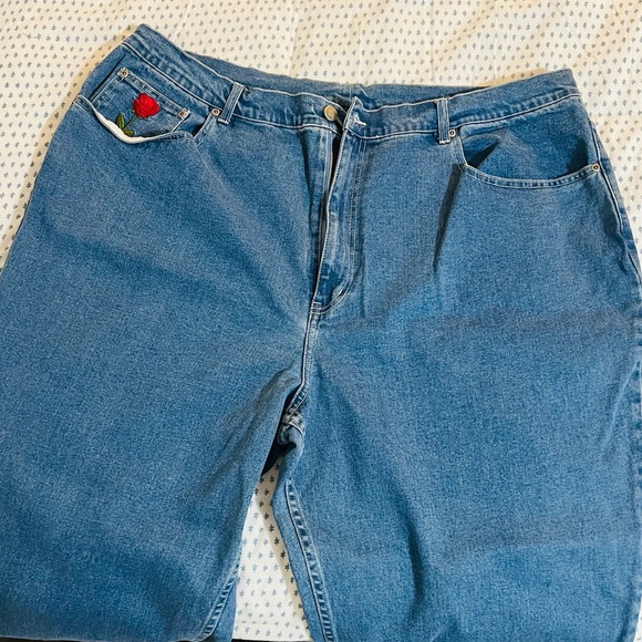Quacker Factory Jeans with Red Floral Embroidery size 28W - Picture 2 of 5